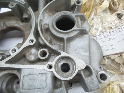 NOS HONDA CRANKCASE 1971 CL100 CB100 11200-107-010 - Picture 8 of 11