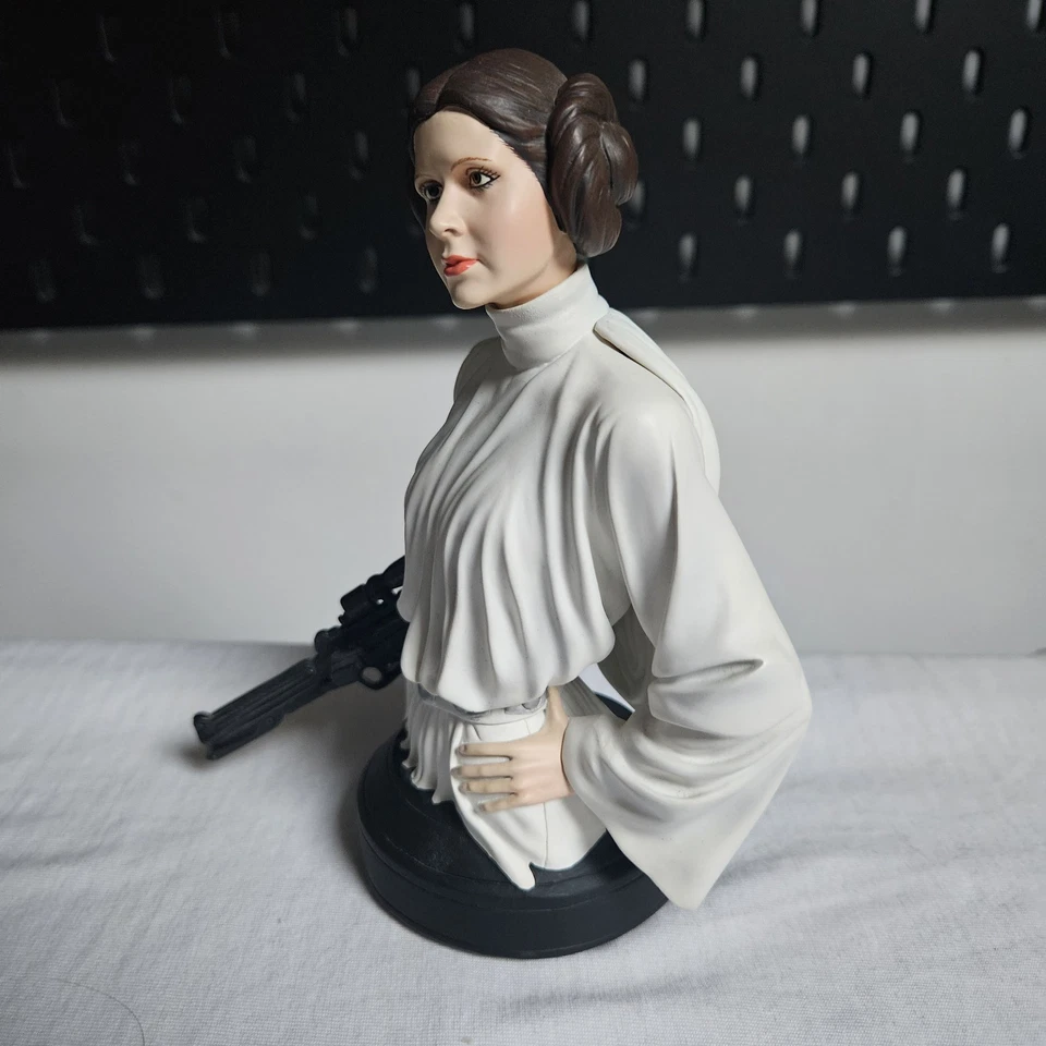 A NEW HOPE PRINCESS LEIA BUST - STAR WARS - GENTLE GIANT - LIMITED #2478 / 6000 - Image 2 of 4