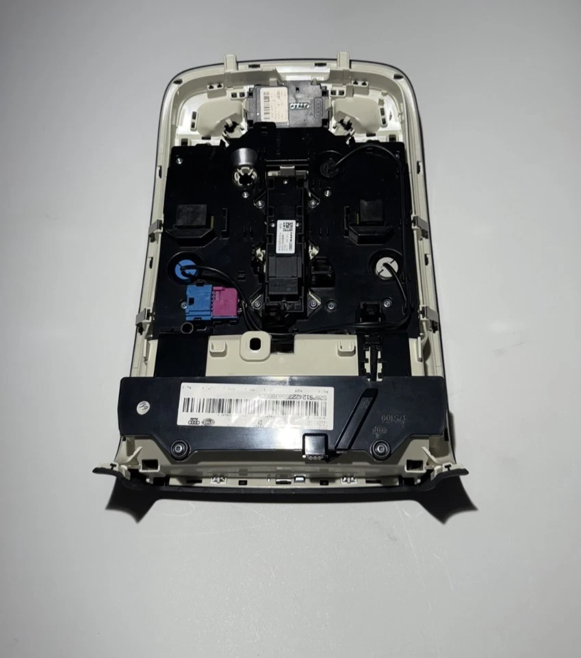 2011-2018 奥迪 A8 头盖控制台内部灯顶灯开关原始设备制造商 — 第 4/4 张图片