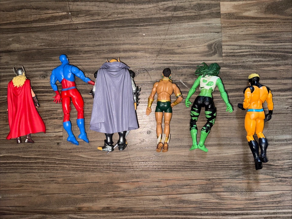 Lote de figuras de acción sueltas Marvel Legends DC Universe Foto 2 de 2