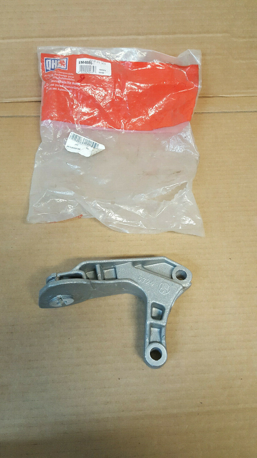 Support boite automatique FIAT Punto 93-2000 reference EM4085 en acier renforce