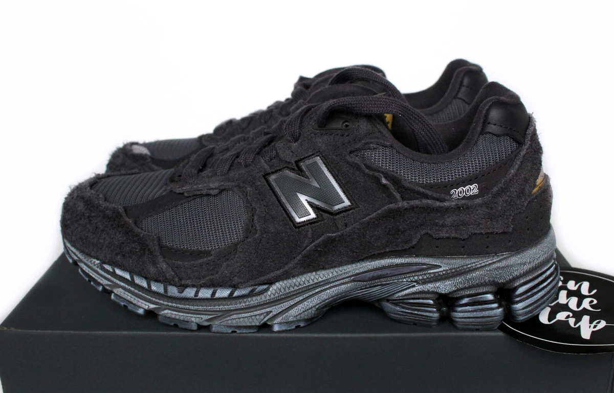 New balance 2025 black 2000