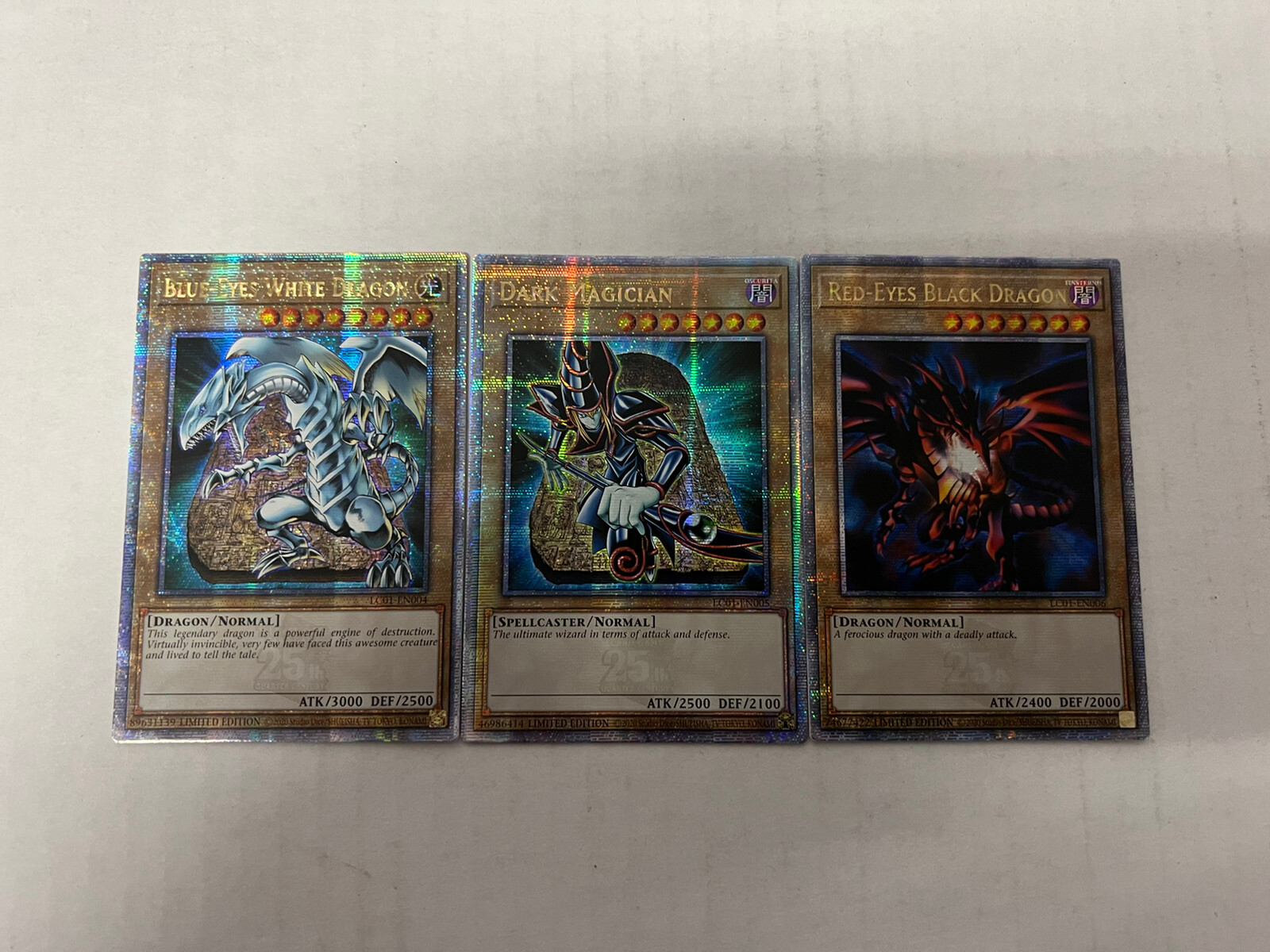 YUGIOH 25th Blue Eyes White Dragon Dark Magician Red Eyes Quarter