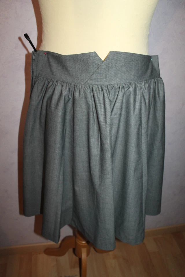 JUPE CHIC HABILLEE FEMME °°° H&M °°° TAILLE 40 . PARFAIT ETAT - Photo 4/4