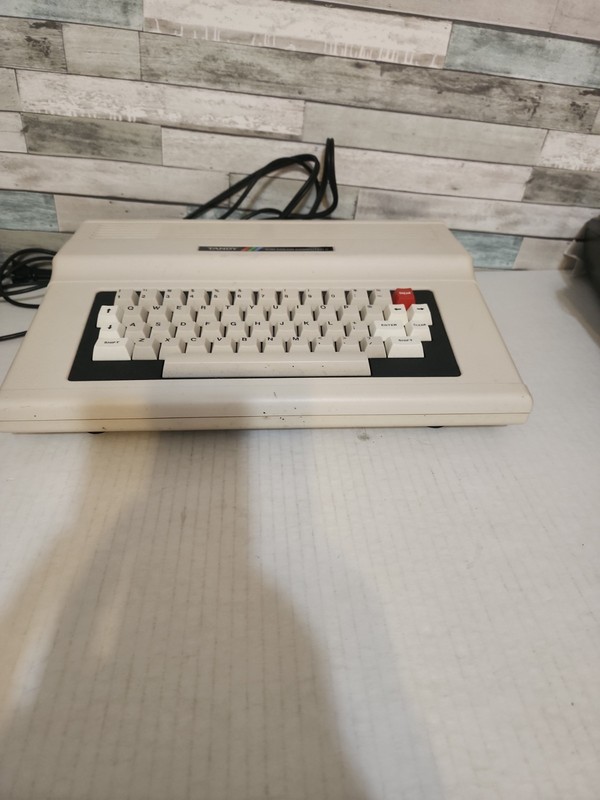 Tandy 64K Color Computer 2 – Model 26‑3127 – TRS‑80 Powers On (Untested)