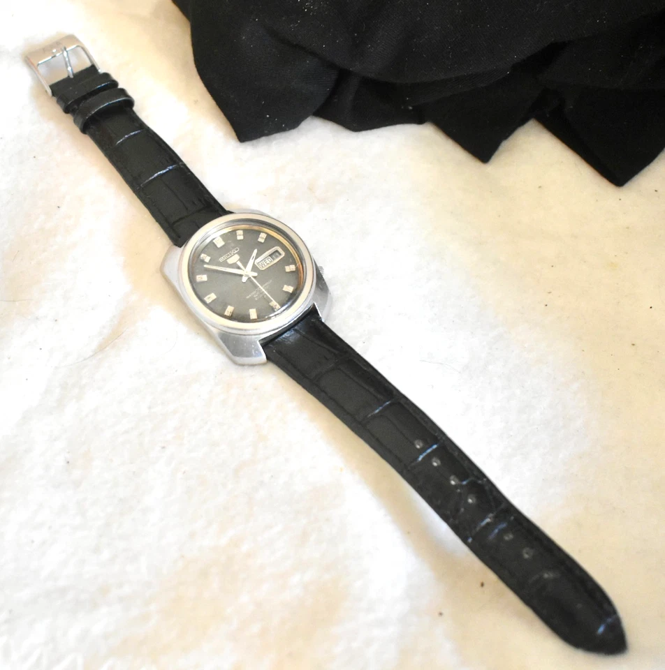 UFO JDM Hombres SS 1968 SEIKO 5 Automático Día Fecha 6119 8220 Esfera Antracita Reparada Foto 3 de 4