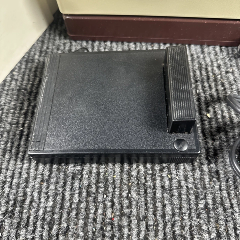 PFAFF Tiptronic 1171 Sewing Machine w/case, pedal, power cable - Image 4 of 4