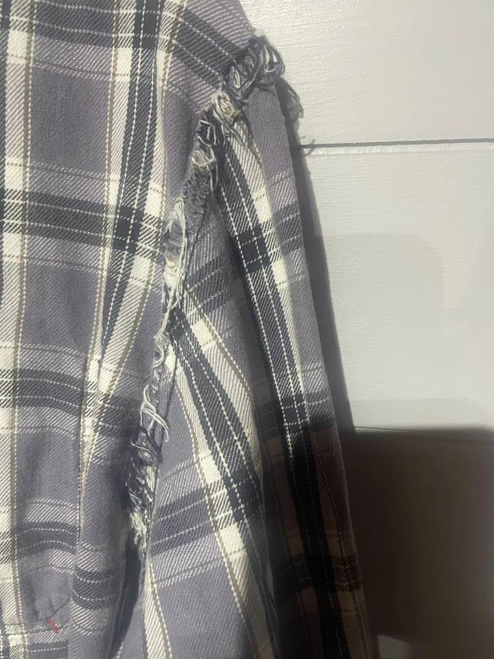 Fender Guitars Custom Shop by DaVinci, Long Sleeve pearl Snap Shirt Sz L W/cross - Image 4 of 4