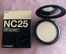 NC25 MAC Studio Fix Powder Plus Foundation 0.52 oz/15 g Old version