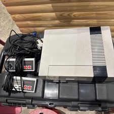 Nintendo Entertainment System NES  Console , two Controllers & power lead 