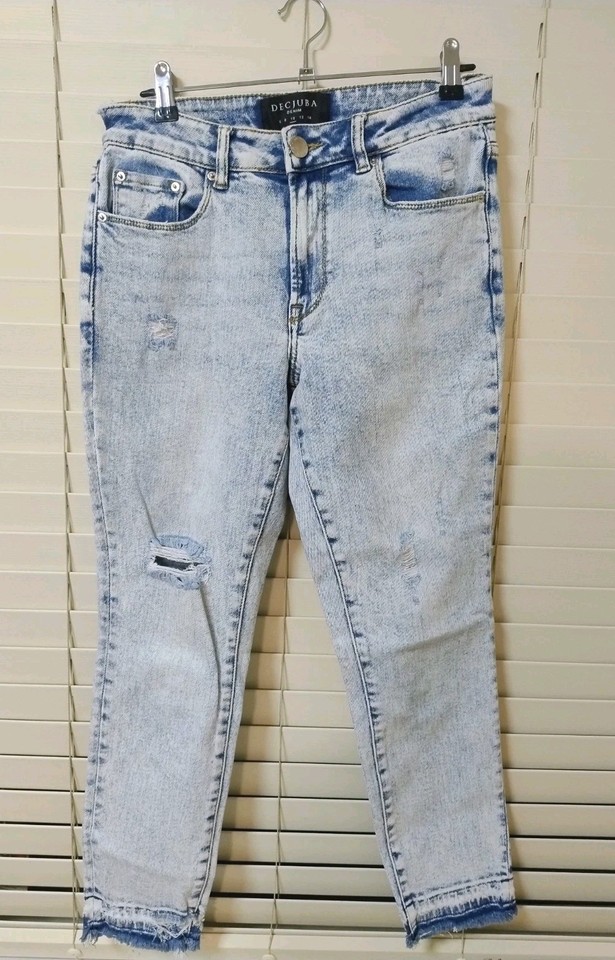Decjuba Womens Light Denim Jeans Size 10 Distressed Crop Frayed Hem 7/8 Cropped 