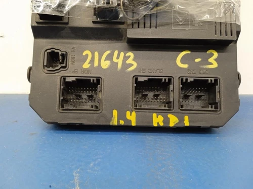 9650585780 Caja Reles/Fusibles para CITROEN C3 1.4 HDi SX Plus 2003 1057000 - Imagen 2 de 9