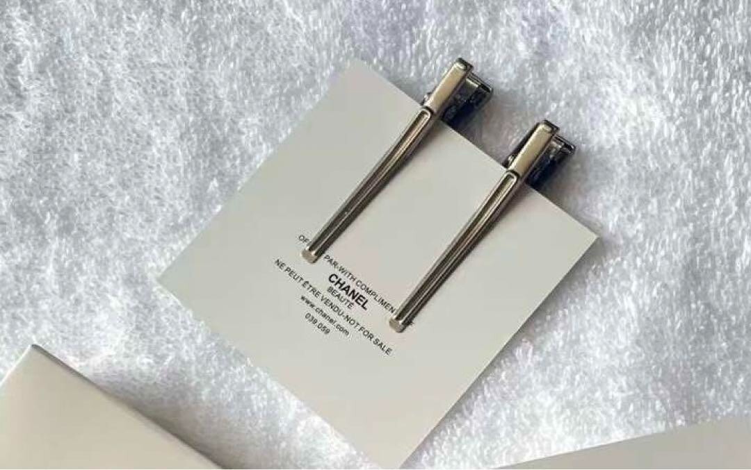 Chanel beauty hair pin hair accessory limited Silver 2 Set