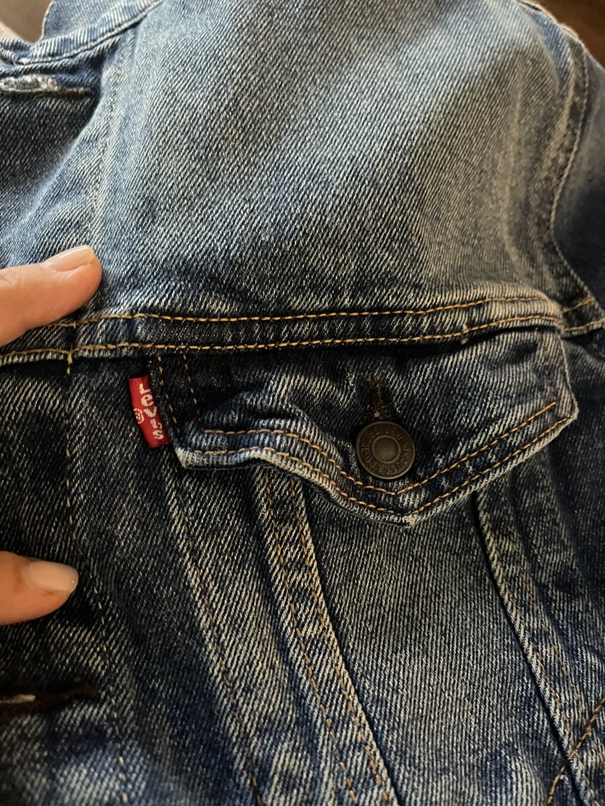 levis jean jacket medium - image 8