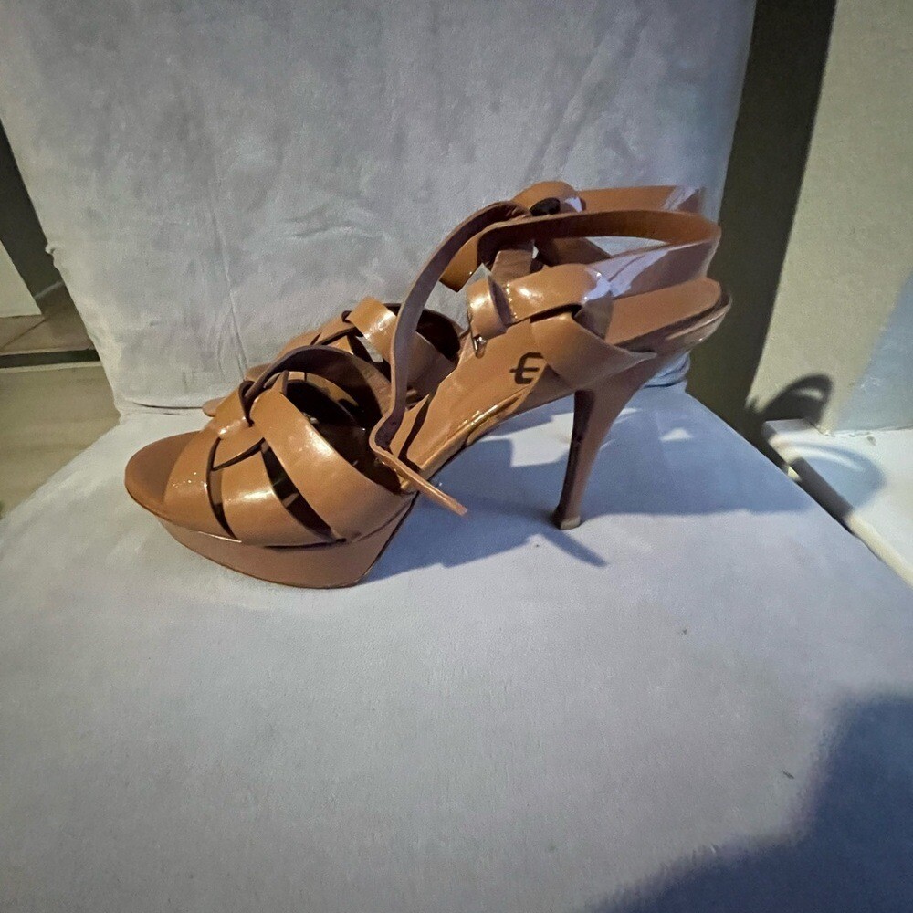 Saint Laurent sandalo omaggio plateau nudo 39