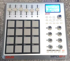 Akai MPD24 USB / Midi Pad Control Unit With C...