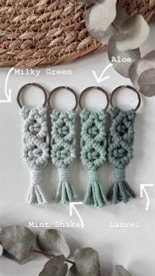 Schlüsselanhänger Makramee Milky Green mit Schlüsselring Silber Handarbeit