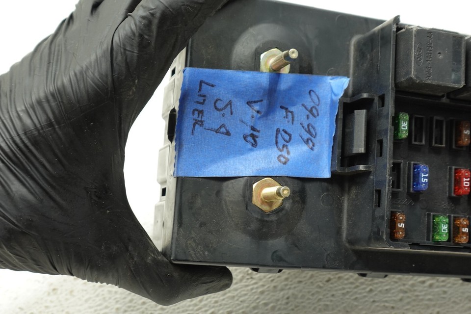 OEM Ford Fuse Box Relay Junction Box P/N 1C3T14A067AB W2802 eBay