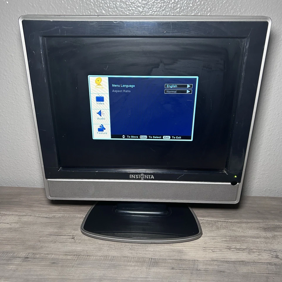 Insignia NS-LCD15 15" 720p 4:3 LCD TV for Retro Gaming Component S-VIDEO - Image 2 of 4