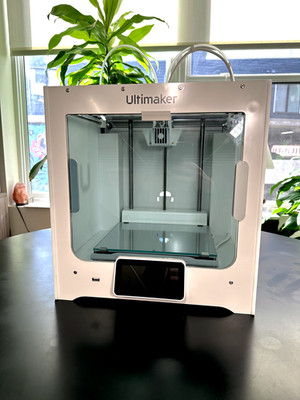 Ultimaker S3 3D Printer - New/Unused/No box - 5 Spools Sealed Filament Included 