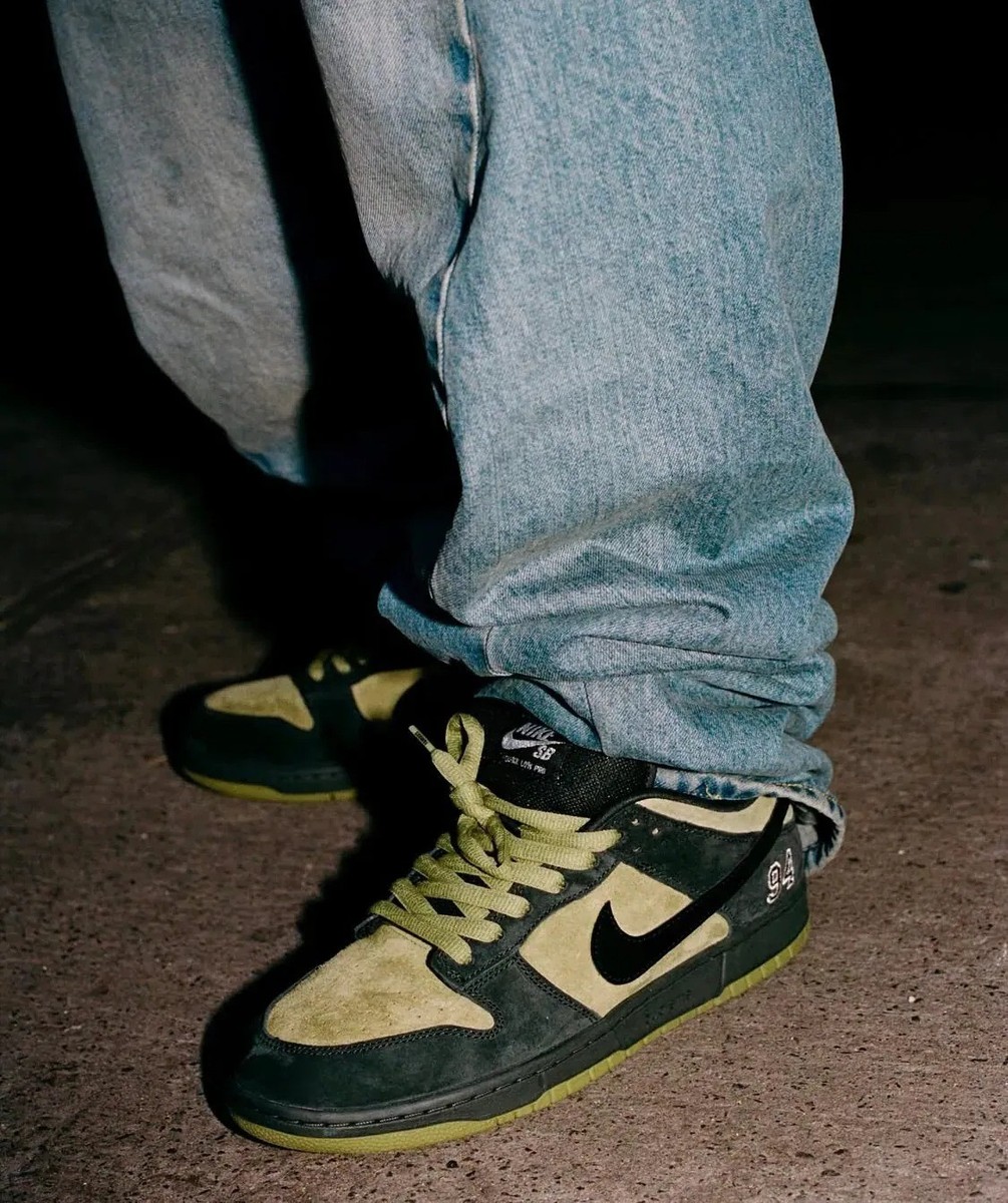 Men's Trendy Sneakers | Nike Supreme x Dunk Low SB | Camper Green