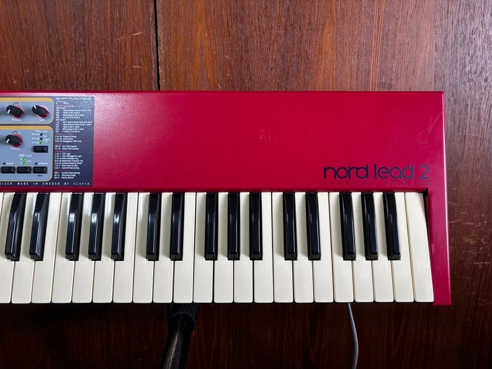 Clavia nord lead 2 Virtual Analog Synthesizer w/ gig bag - Image 3 of 4