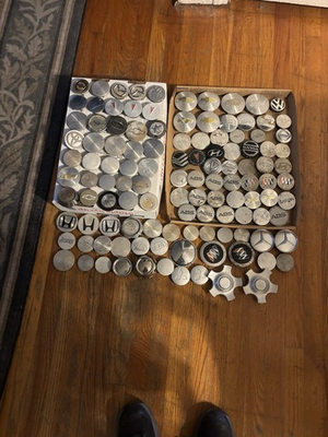 #ad Lot Of Center Caps Around 117 Used Vehicle Wheel Hub OEM Caps Parts $100.00
