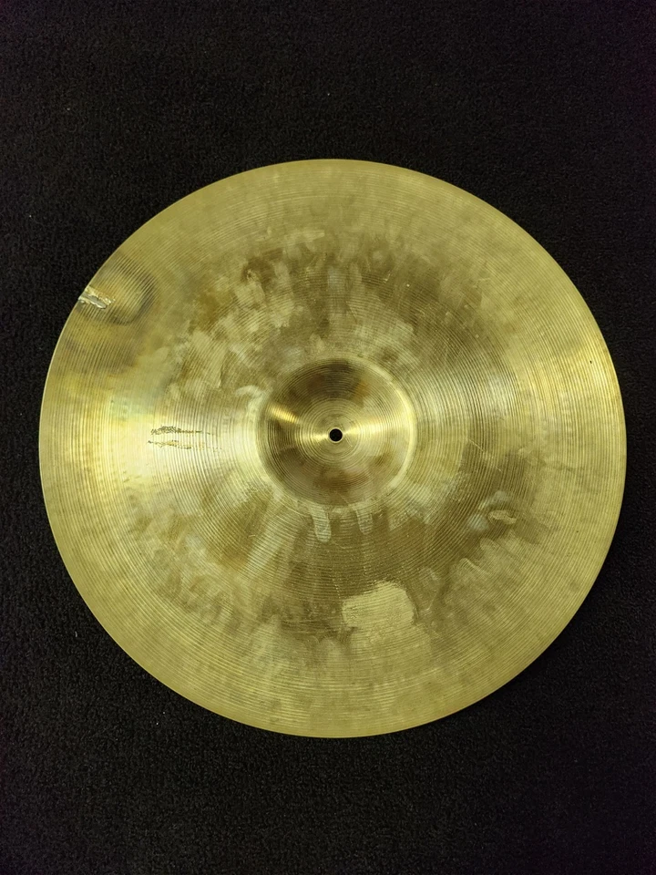 Platillo vintage Zildjian Avedis de 21 pulgadas Foto 4 de 4