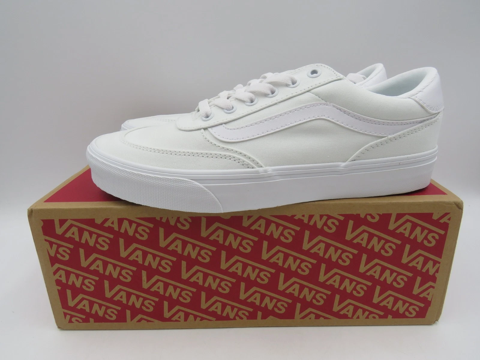 Vans Brooklyn Low Top Mens All White Suede Leather Skate Sneakers Shoes Size 9.5