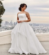Elegant Strapless Ivory Organza Wedding Dress Rufles A-Line Bridal Gowns Buttons