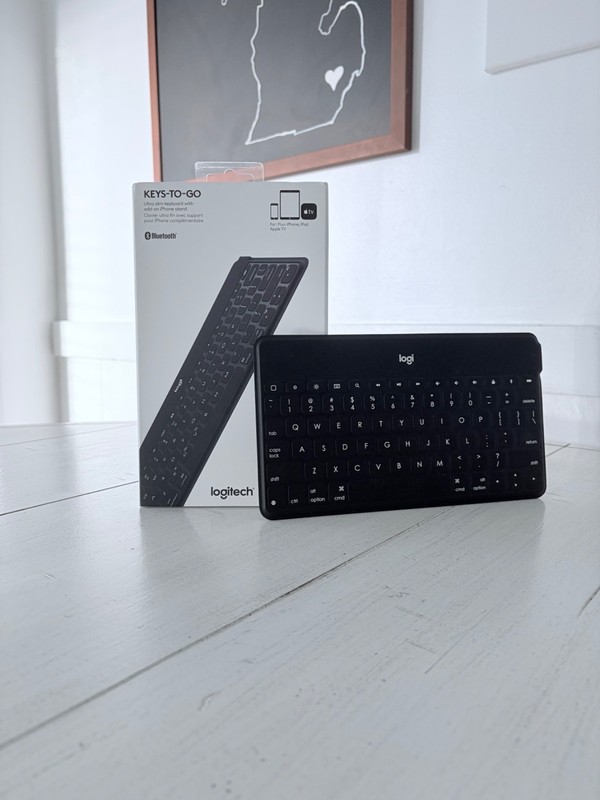 Logitech Keys-To-Go Ultra Slim Bluetooth Keyboard w/o iPhone Stand – iPhone iPad