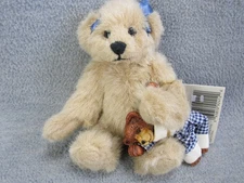 Cottage Collectibles Tracy Artist Teddy Bear by Mary Holstad for Ganz