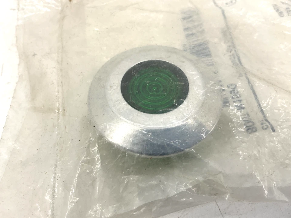 New Allen Bradley 800T-N159G Ser C Push Button Cap Illuminated Push-Pull Green - Image 4 of 4