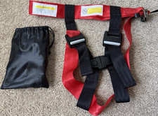 Child Airplane Safety Harness Red Black 22-44 lbs with Carry Bag