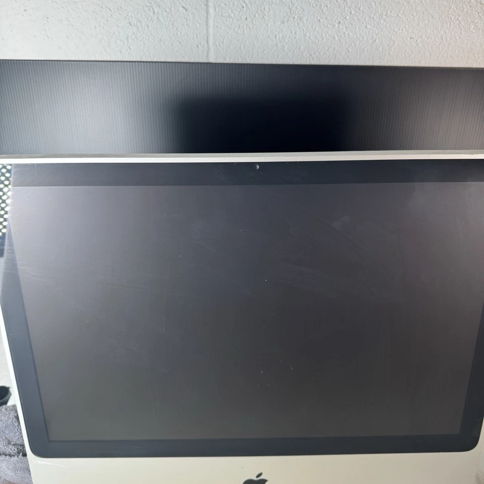 Apple imac 20" 2009 2.4 GHz Intel Core 2 Duo A1224 2 GB DDR2 SDRAM ATI Radeon HD - Image 4 of 4