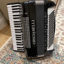 Accordion Piano Crucianelli 120 Bass