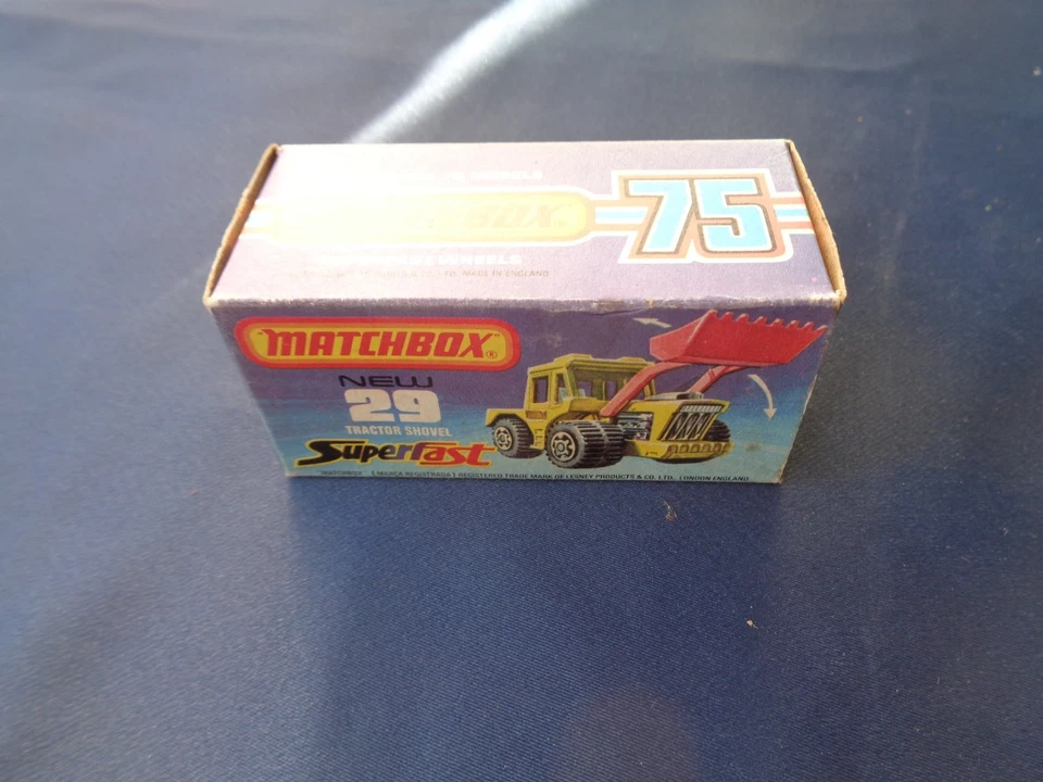 MATCHBOX COLLECT ALL 75 MODELS SUPERFAST LESNEY TRACTOR SHOVEL NUMERO 29 - Immagine 2 di 4