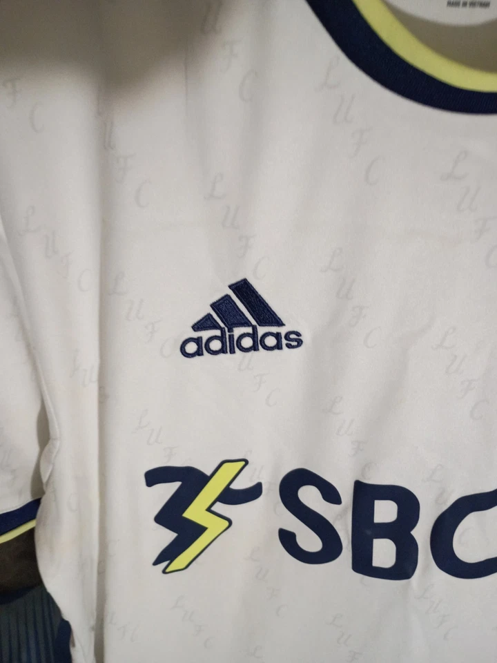 ADIDAS LEEDS UNITED 2022/2023 HOME FOOTBALL SOCCER JERSEY SIZE M - Image 3 of 4