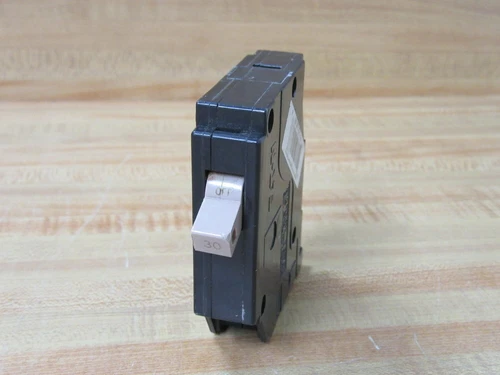 Eaton CH130 30A Circuit Breaker 1 Pole