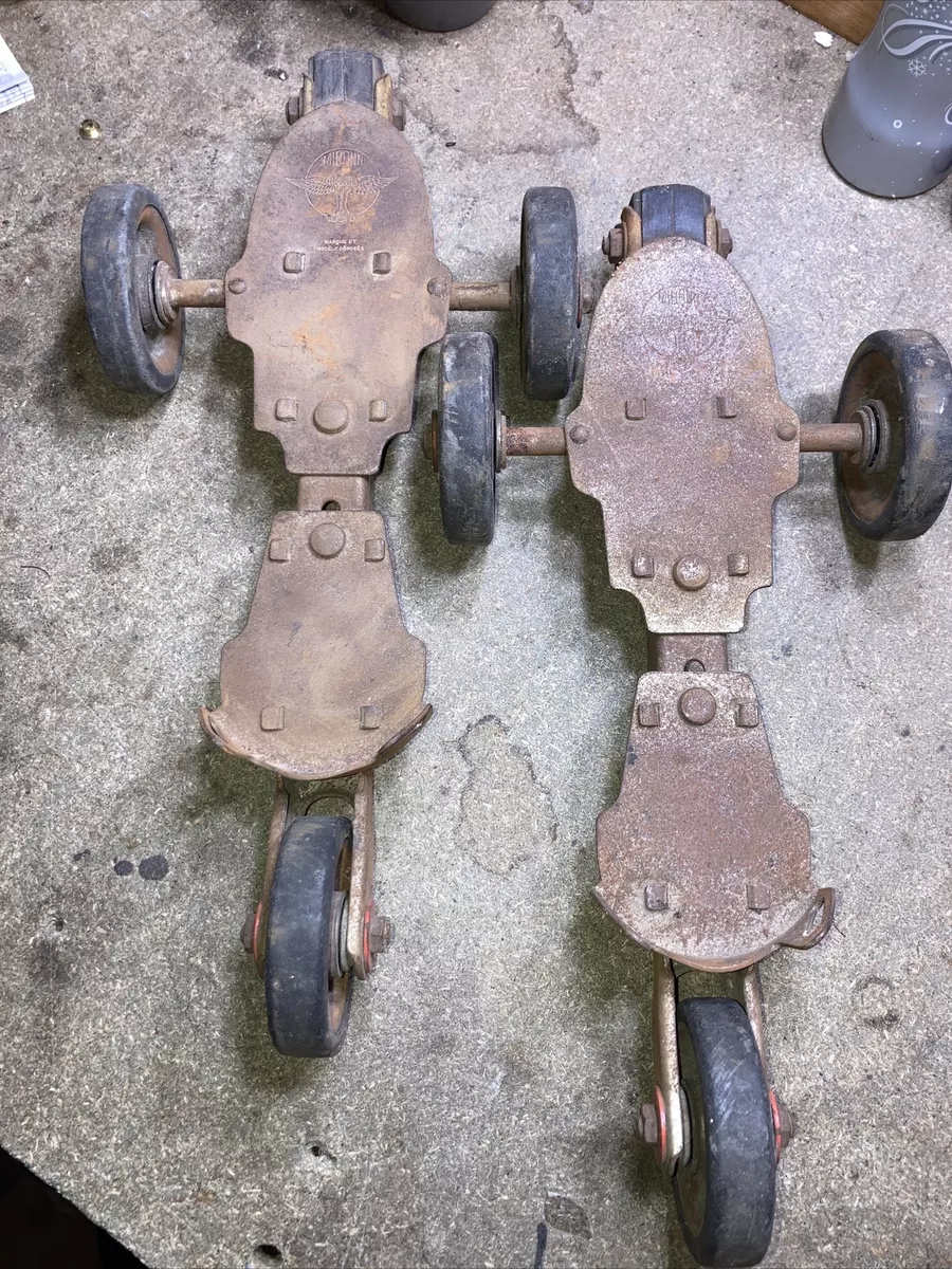 (n7) Rare Anciens patins à roulettes 3 roues . Marque MIDONN