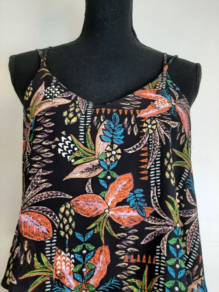 Exuberante Mameluco Mediano Tropical Oscuro Floral Negro Volantes Playa Boho Hawaiano  Foto 2 de 4