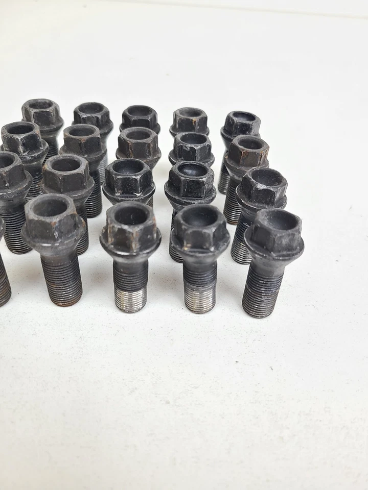 2017-2023 BMW 530I G30 XDRIVE RODA ARO PORCA PARAFUSO CONJUNTO DE 20 OEM  - Imagem 3 de 4