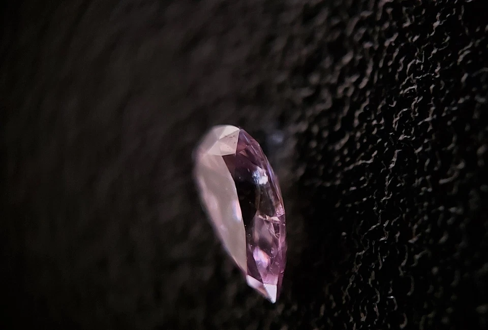 0.11ct AUSTRALIAN FANCY PUTPLISH PINK DIAMOND Pear Shape Clarity SI1 Unique Colo - Image 4 of 4