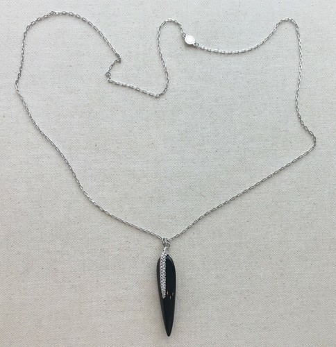 Vince Camuto Pendant Necklace Resin 