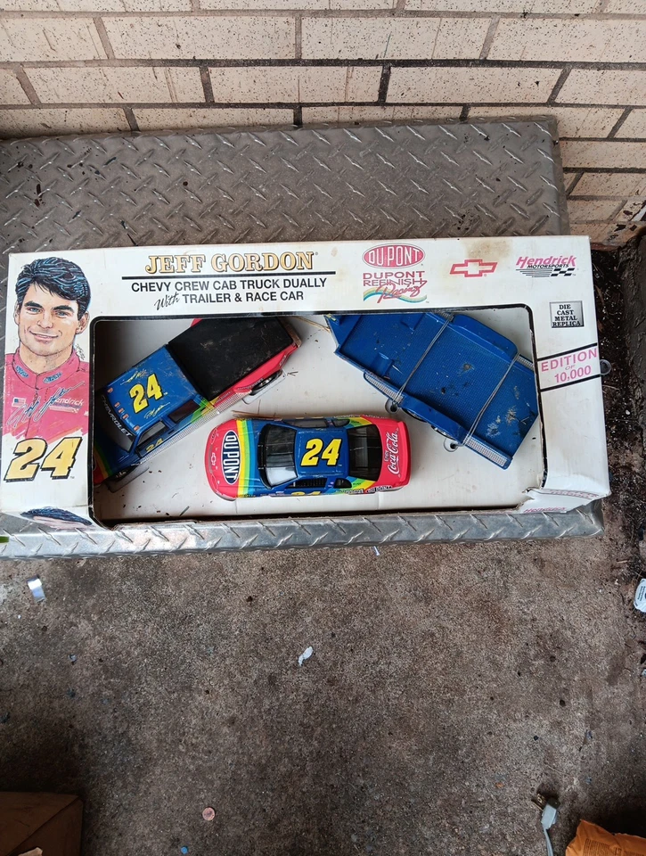 Remolque y coche Jeff Gordon Chvey vintage años 90 doble cabina diecast 1:64 nuevo en caja Foto 2 de 2