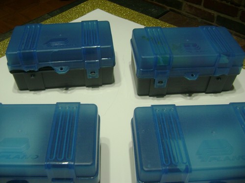 CAJAS MUNICIÓN PLÁSTICO PLANO AZUL/GRIS 50 Rondas ALMACENAMIENTO .22, .32 WIN, .35 REM 4 pk - Imagen 3 de 4