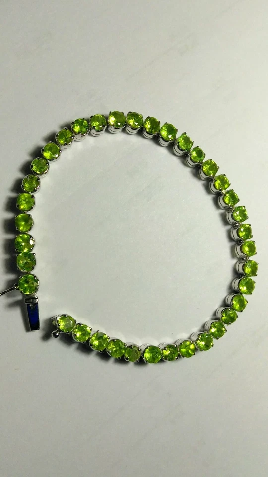 LIVELY UNTREATED NATURAL PERIDOT IN.925 STERLING SILVER TENNIS BRACELET 7.5 INC. - Image 3 of 4