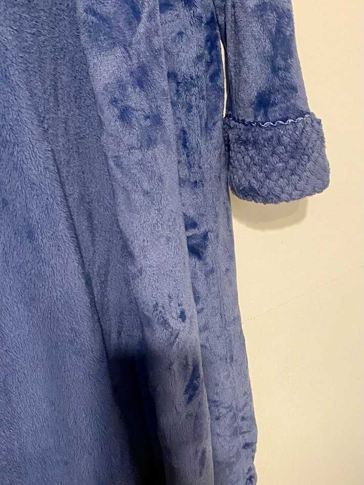 STAN HERMAN Women’s Blue Plush Zip Front Chenille Robe PL Great Shape! - Image 4 of 4