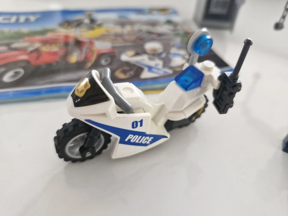 LEGO City 60137 Tow Truck Trouble, photo 3 sur 5