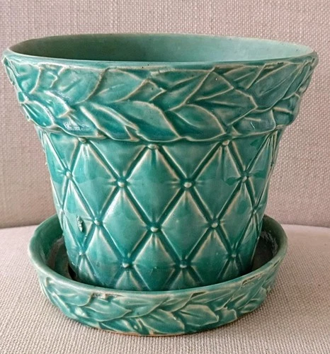 VINTAGE McCOY POTTERY QUILTED DIAMOND LEAF PLANTER